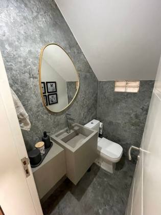 Casa de condomínio de 168m² com 04 suítes + Jacuzzi no Olho D'água.