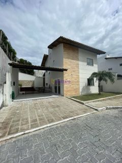 Casa de condomínio de 168m² com 04 suítes + Jacuzzi no Olho D'água.