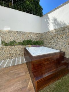 Casa de condomínio de 168m² com 04 suítes + Jacuzzi no Olho D'água.