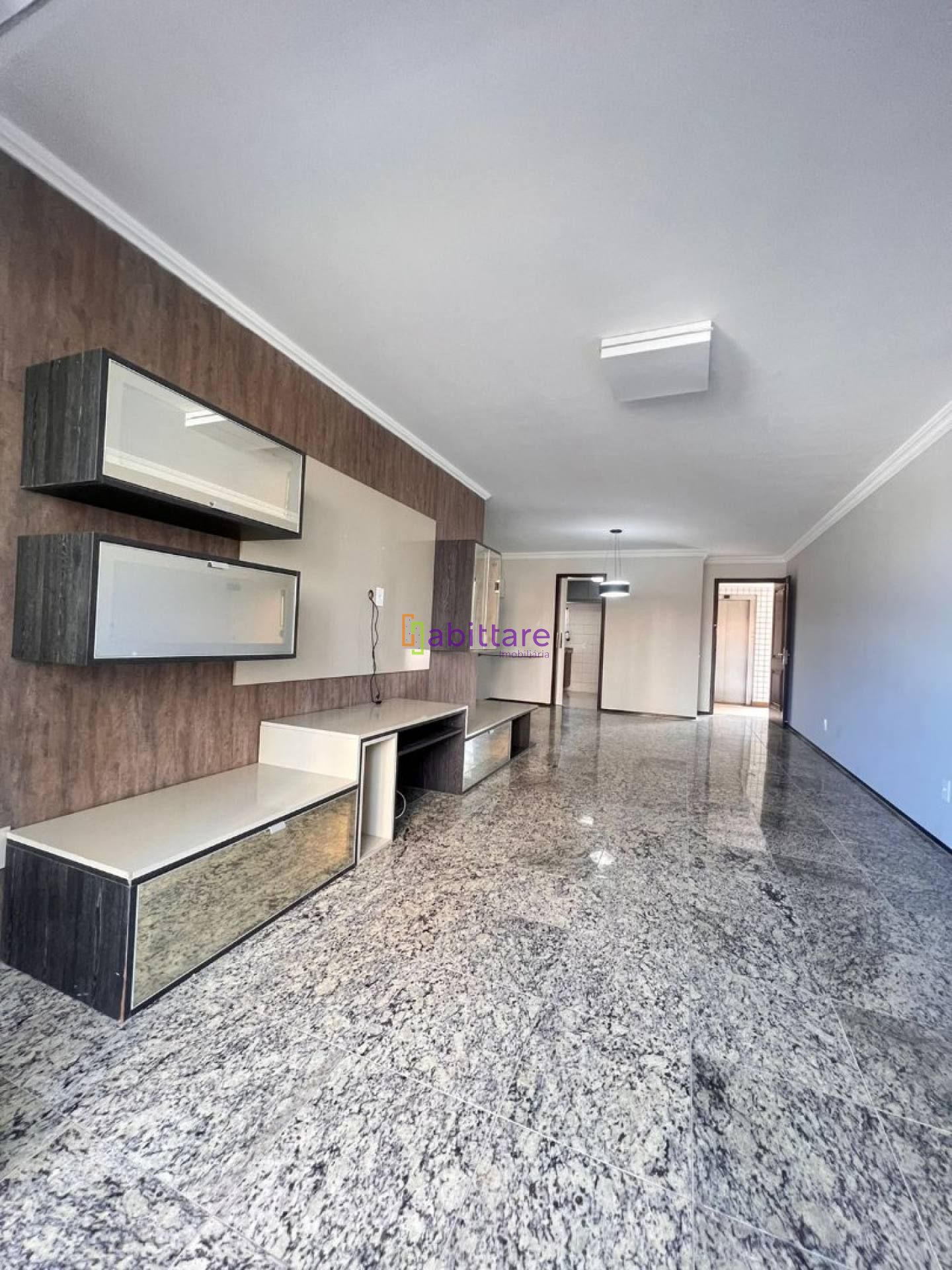 Apartamento no Punta del Leste, no Calhau. 114m² com 03 quartos (1 suíte)