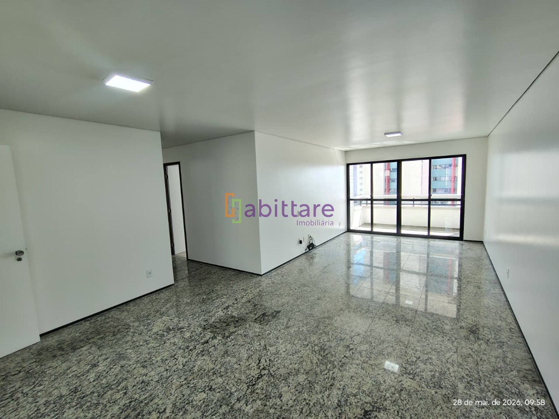 Alugo apartamento no Punta del Leste, no Calhau. com 03 quartos (1 suíte)