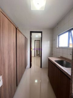Apartamento no Punta del Leste, no Calhau. 114m² com 03 quartos (1 suíte)