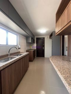 Apartamento no Punta del Leste, no Calhau. 114m² com 03 quartos (1 suíte)