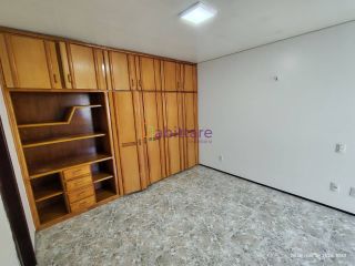 Alugo apartamento no Punta del Leste, no Calhau. com 03 quartos (1 suíte)