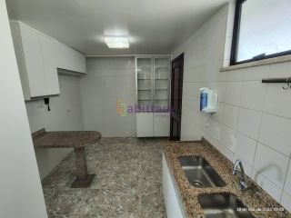 Alugo apartamento no Punta del Leste, no Calhau. com 03 quartos (1 suíte)