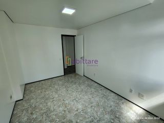 Alugo apartamento no Punta del Leste, no Calhau. com 03 quartos (1 suíte)