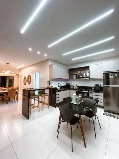 Casa residencial com 5 suítes + área de lazer privativo na Cohama.