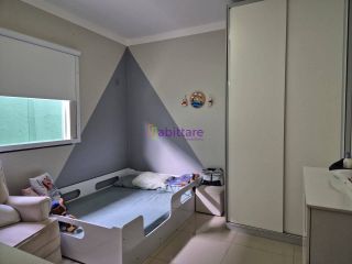 Casa de condomínio no Village Paradiso com 03 quartos (1 suíte) - Jardim Eldorado.