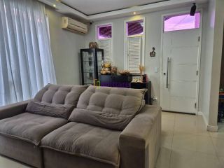 Casa de condomínio no Village Paradiso com 03 quartos (1 suíte) - Jardim Eldorado.