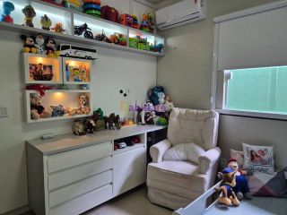 Casa de condomínio no Village Paradiso com 03 quartos (1 suíte) - Jardim Eldorado.