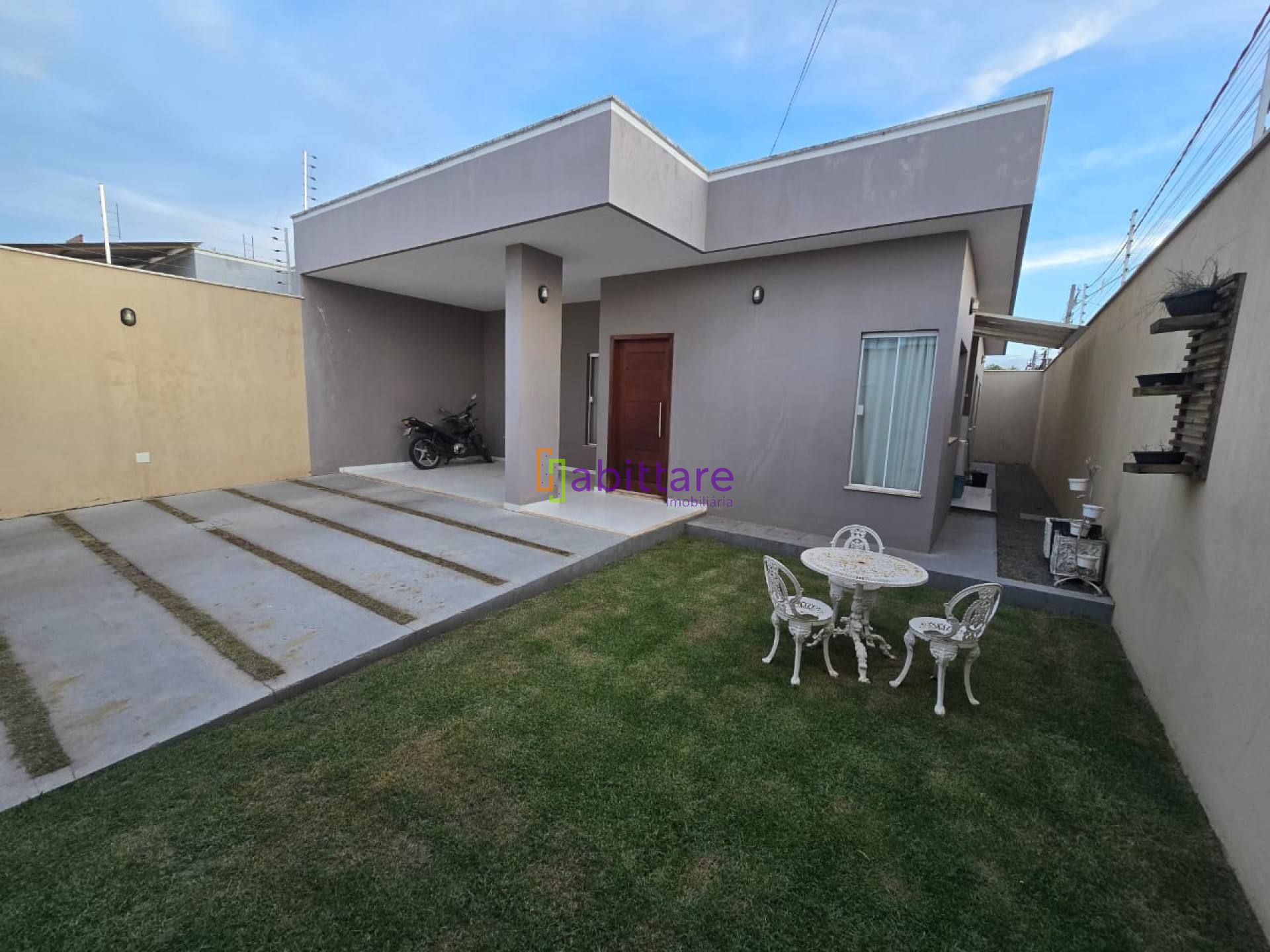 Casa residencial com terreno de 200m² + 3 quartos (1 suíte) no Araçagy