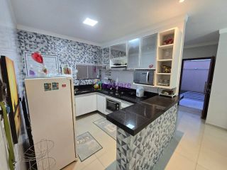 Casa residencial com terreno de 200m² + 3 quartos (1 suíte) no Araçagy