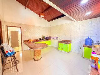 Casa de residencial fechado com 3 suítes (1 master) + DCE no Calhau - próx. à Av. Litôranea