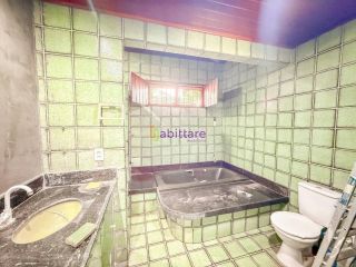 Casa de residencial fechado com 3 suítes (1 master) + DCE no Calhau - próx. à Av. Litôranea