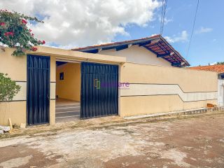 Casa de residencial fechado com 3 suítes (1 master) + DCE no Calhau - próx. à Av. Litôranea