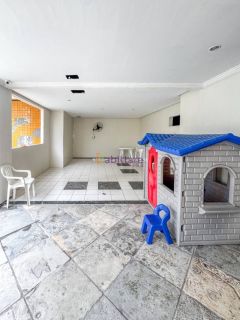 Apartamento de 98m² com 3 quartos (1 suíte) no Edifício Mirela