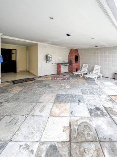 Apartamento de 98m² com 3 quartos (1 suíte) no Edifício Mirela