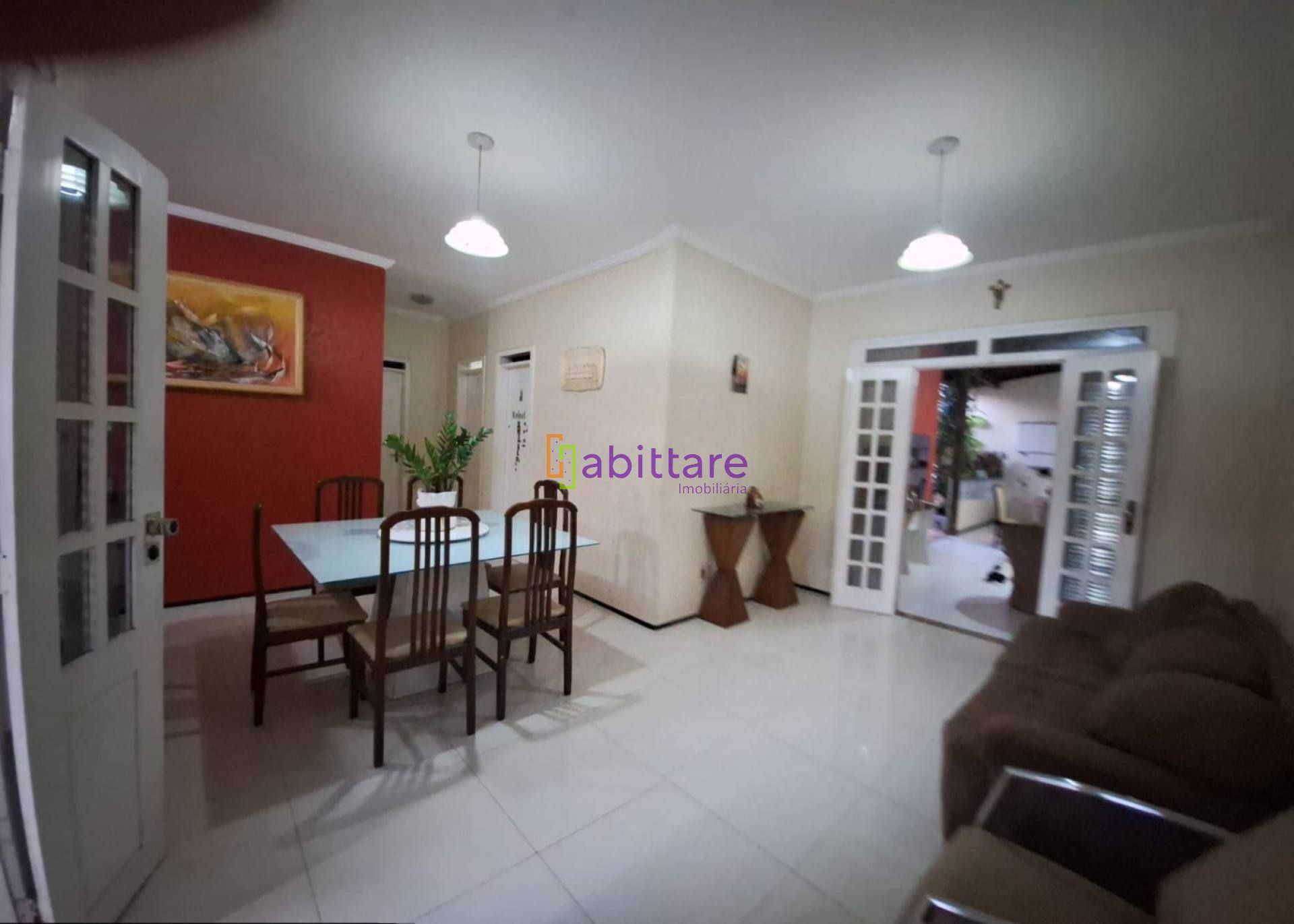 Casa no Condomínio Residencial dos Ariris com 03 suítes na Rua do Aririzal