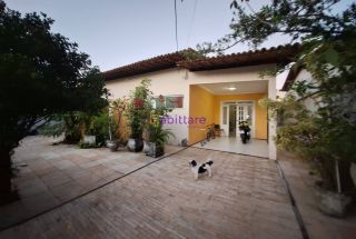 Casa no Residencial dos Ariris com 3 suítes na Rua do Aririzal