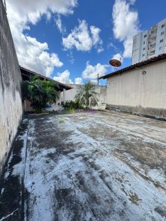 Casa de condomínio com 3 quartos (1 suíte) na Rua do Aririzal