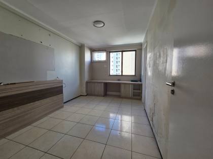 Apartamento próximo a Escola Crescmento do Renascença - 04 Suítes!