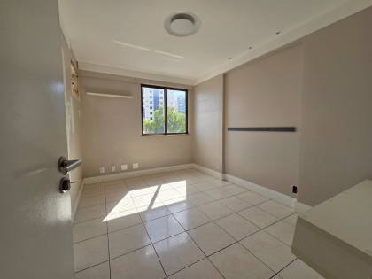 Apartamento próximo a Escola Crescmento do Renascença - 04 Suítes!