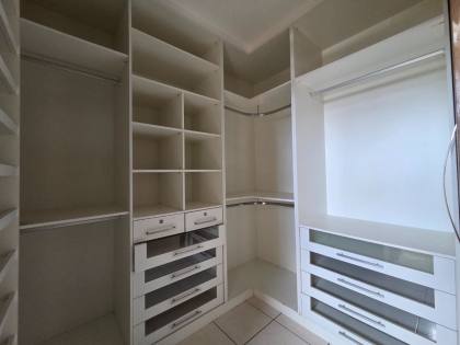 Apartamento próximo a Escola Crescmento do Renascença - 04 Suítes!