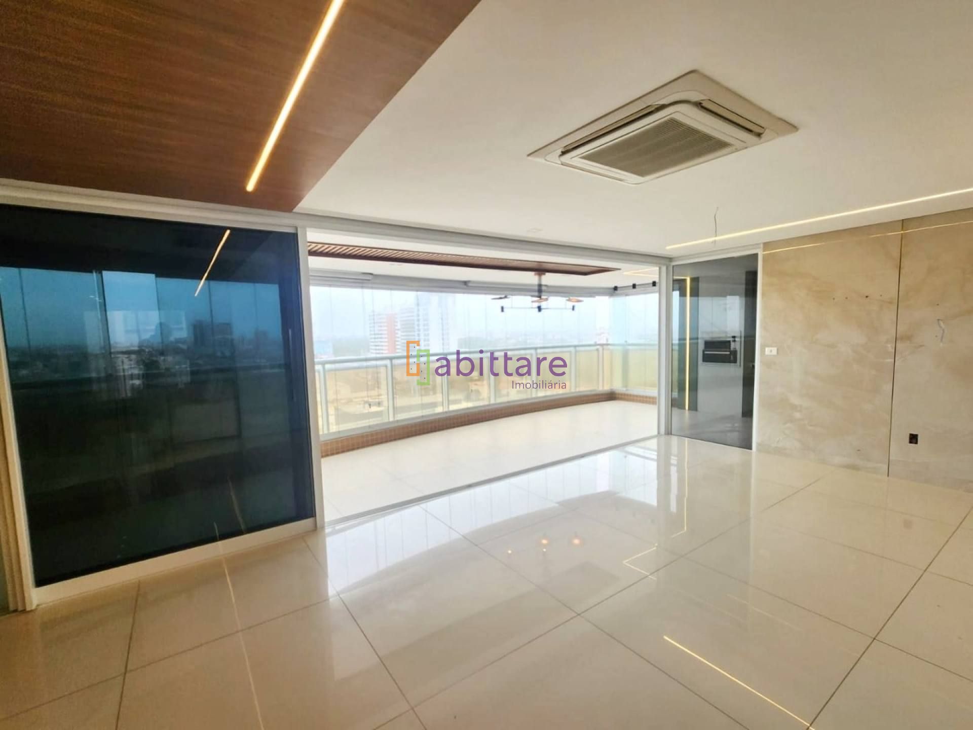 Apartamento de 235m² com 04 suítes (1 master) - Al Mare - Calhau