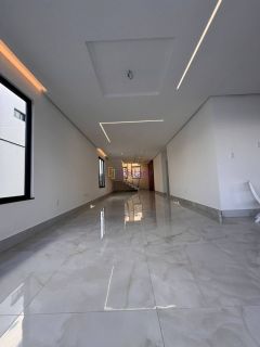 Casa de 300m² com 04 suítes no Condomínio Damha - Araçagy