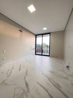 Casa duplex de 300m² com 4 suítes com varanda e closet no Damha Araçagy
