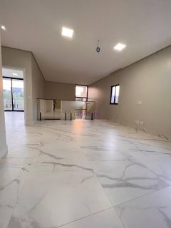 Casa duplex de 300m² com 4 suítes com varanda e closet no Damha Araçagy