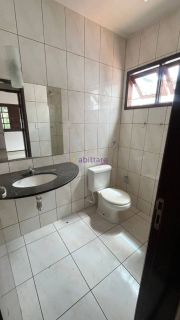 Alugo Casa de condomínio duplex com 3 quartos (1 suíte) no Condomínio Rainha da Paz, no Jardim Eldorado