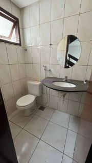 Alugo Casa de condomínio duplex com 3 quartos (1 suíte) no Condomínio Rainha da Paz, no Jardim Eldorado
