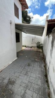 Alugo Casa de condomínio duplex com 3 quartos (1 suíte) no Condomínio Rainha da Paz, no Jardim Eldorado