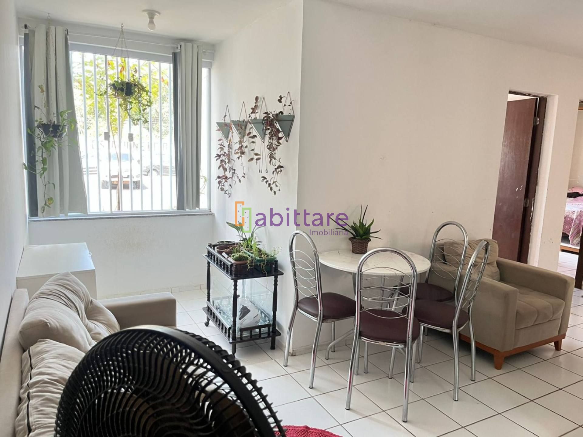 Apartamento de 52m² com 2 quartos (1 semi suíte) no Condomínio Marfim 1