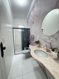 Casa com 05 quartos (2 suítes + 1 semi suíte) no Planalto Vinhais
