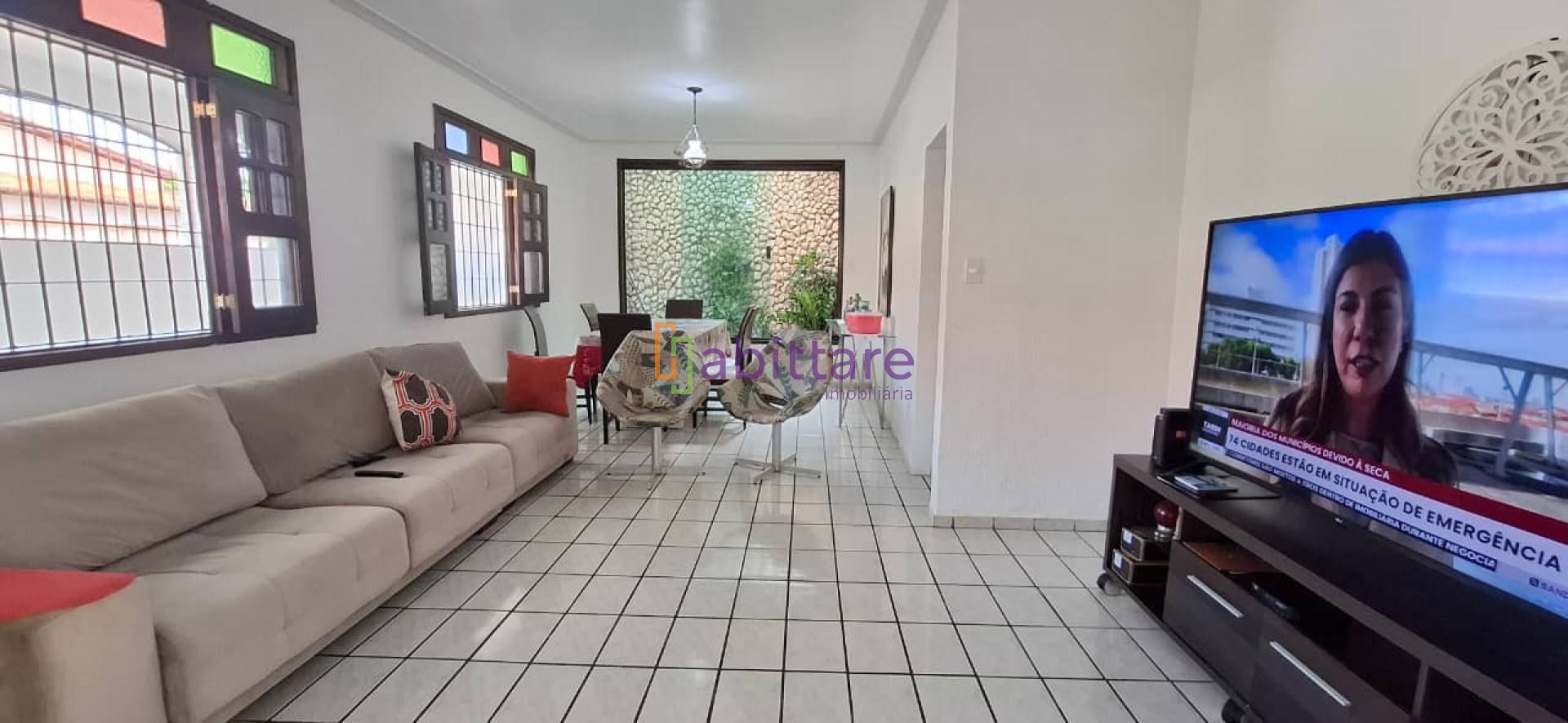 Casa Residencial no Cohaserma com 03 quartos (1 suíte)