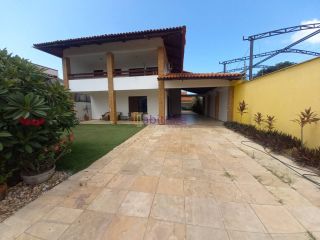Casas duplex com 05 suítes no Quintas do Calhau