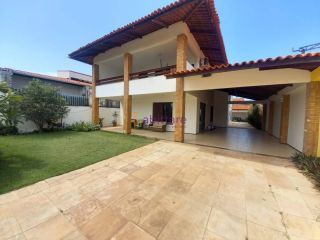 Casas duplex com 05 suítes no Quintas do Calhau