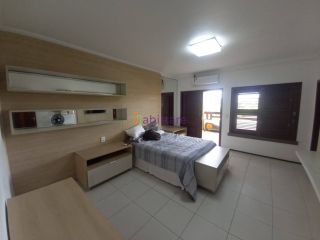 Casas duplex com 05 suítes no Quintas do Calhau