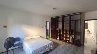 Casa duplex com 05 suítes no Quintas do Calhau