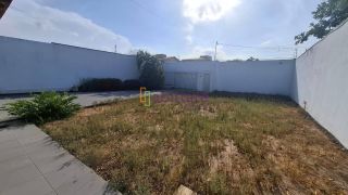 Casa duplex com 05 suítes no Quintas do Calhau