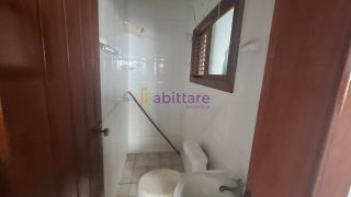 Casa duplex com 05 suítes no Quintas do Calhau