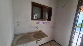 Casa duplex com 05 suítes no Quintas do Calhau