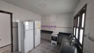 Casa duplex com 05 suítes no Quintas do Calhau