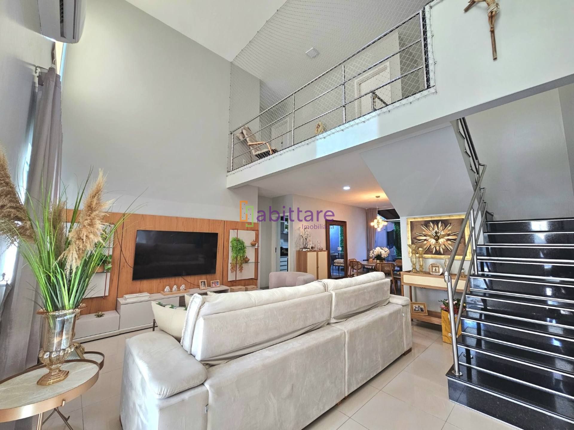 CASA DE ALTO PADRÃO EM CONDOMÍNIO FECHADO – AVEIRO RESIDENCE