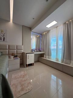 Casa residencial com de 200m² com 03 quartos (1 suíte) no Alto do Calhau