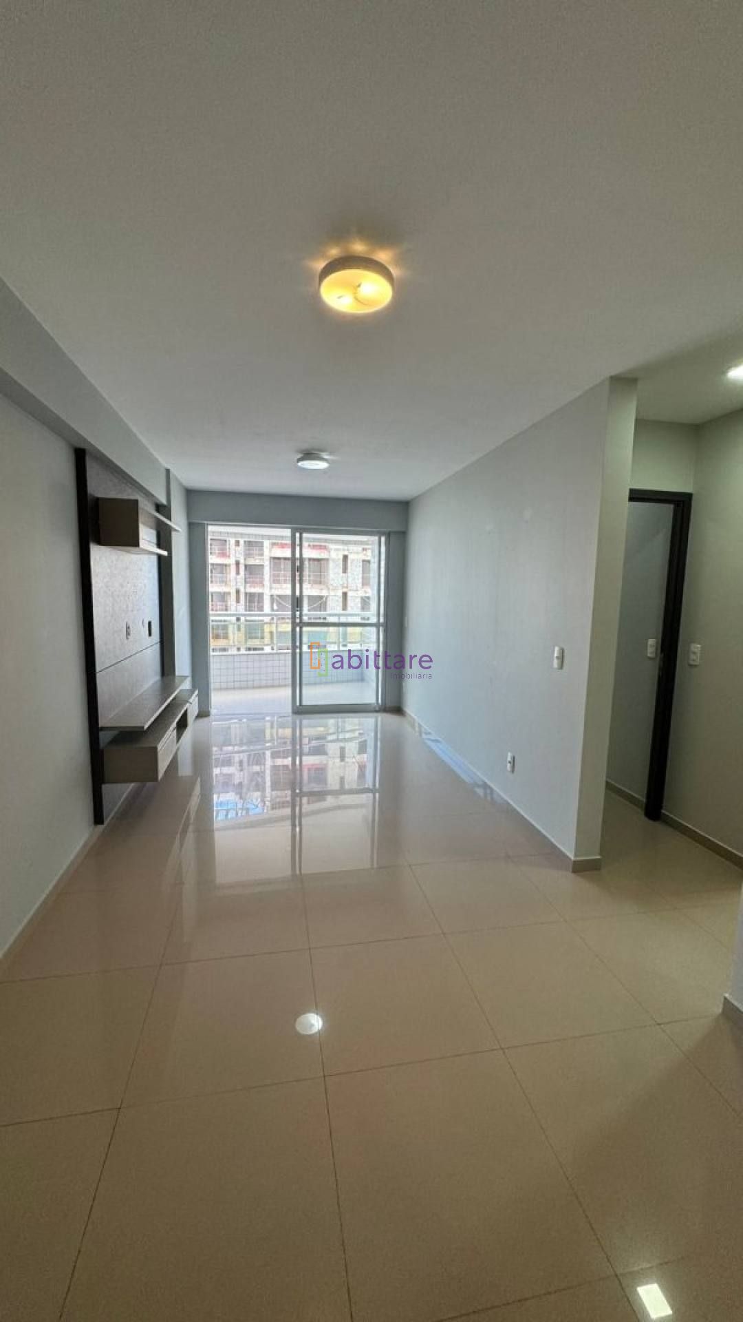 Apartamento no Ed. Maritimus - 67m² com 2 quartos (1 suíte) na Península da Ponta D'areia