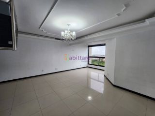Cobertura de 240m² com 4 quartos (3 suítes) no Village Alcântara