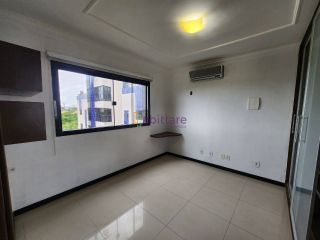 Cobertura de 240m² com 4 quartos (3 suítes) no Village Alcântara